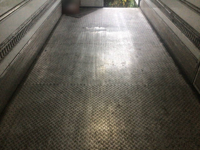 いすゞフォワード冷凍車（冷蔵車）中型（4t）[写真07]