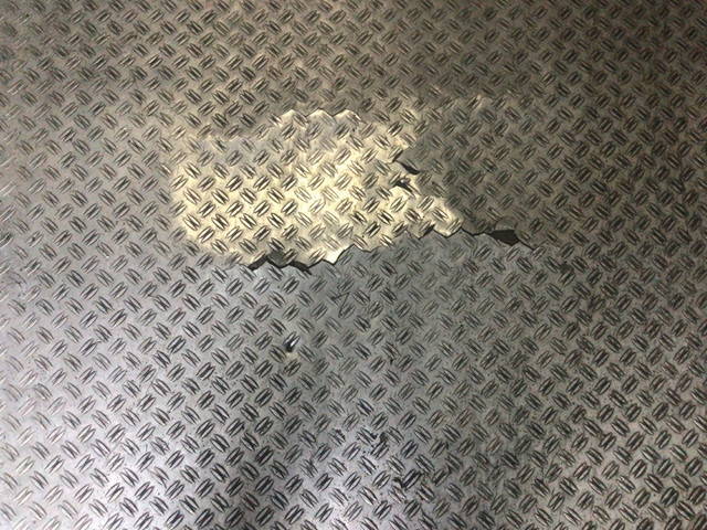 いすゞフォワード冷凍車（冷蔵車）中型（4t）[写真08]