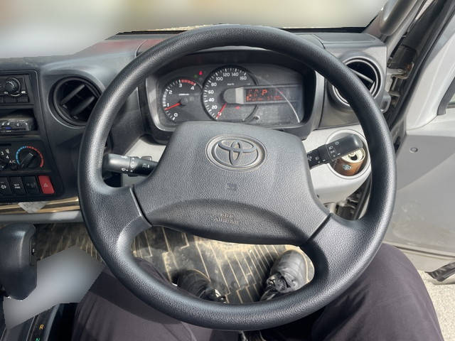 トヨタダイナ平ボディ小型（2t・3t）[写真16]