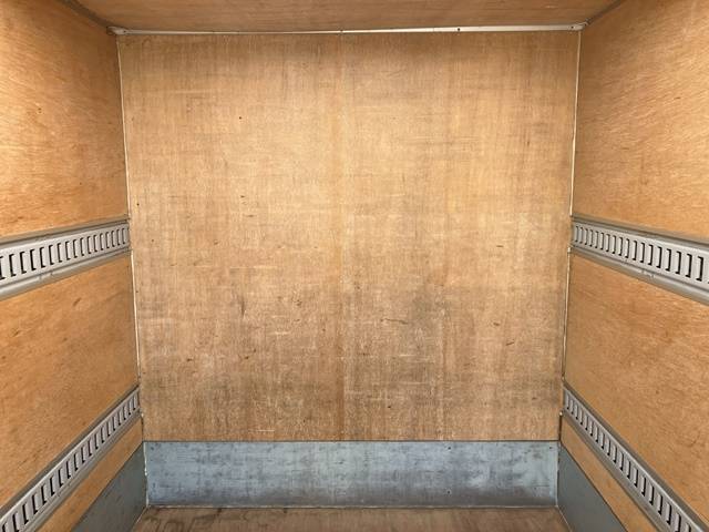 いすゞエルフアルミバン小型（2t・3t）[写真14]