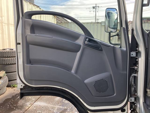 いすゞエルフアルミバン小型（2t・3t）[写真26]