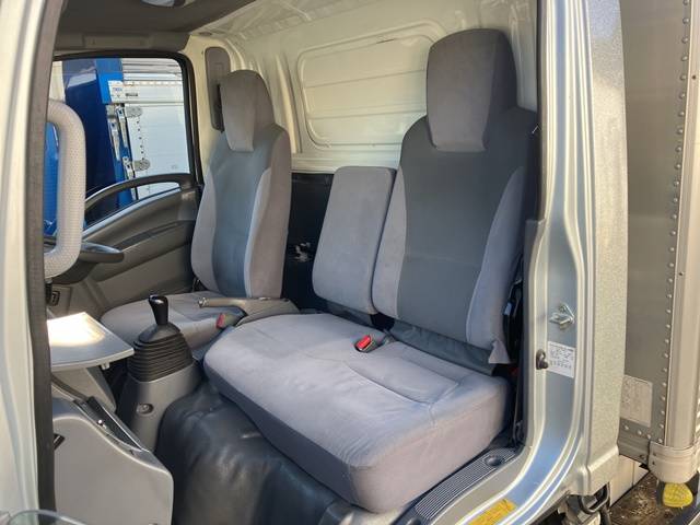 いすゞエルフアルミバン小型（2t・3t）[写真29]