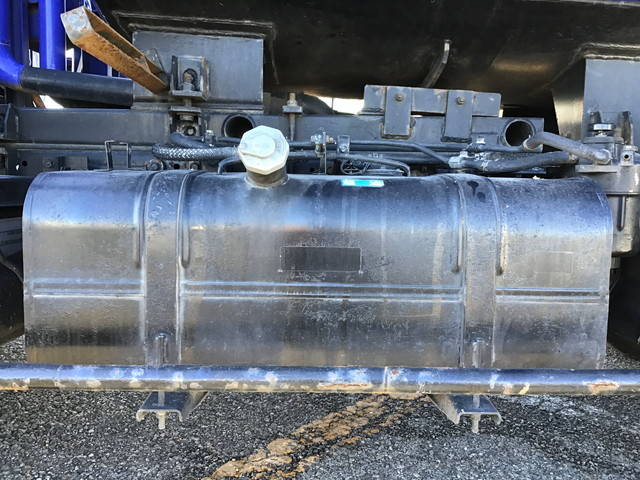 三菱ふそうキャンターバキュームカー小型（2t・3t）[写真18]