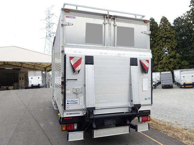 いすゞエルフアルミバン小型（2t・3t）[写真02]