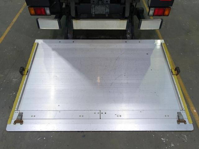 いすゞエルフアルミバン小型（2t・3t）[写真29]