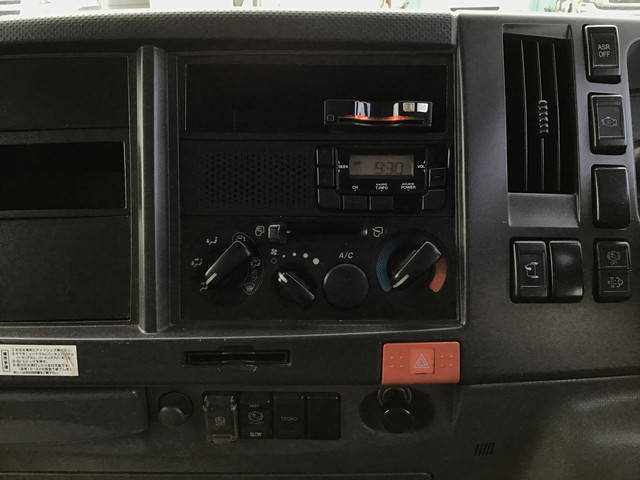 いすゞエルフアルミバン小型（2t・3t）[写真38]