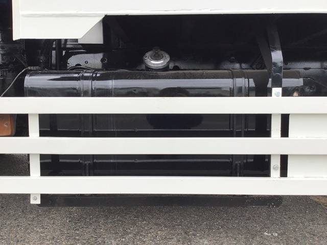 日野プロフィアセルフクレーン4段大型（10t）[写真22]