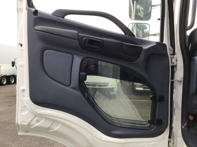 日野プロフィアセルフクレーン4段大型（10t）[写真29]