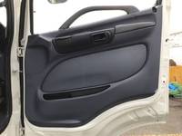 日野プロフィアセルフクレーン4段大型（10t）[写真30]