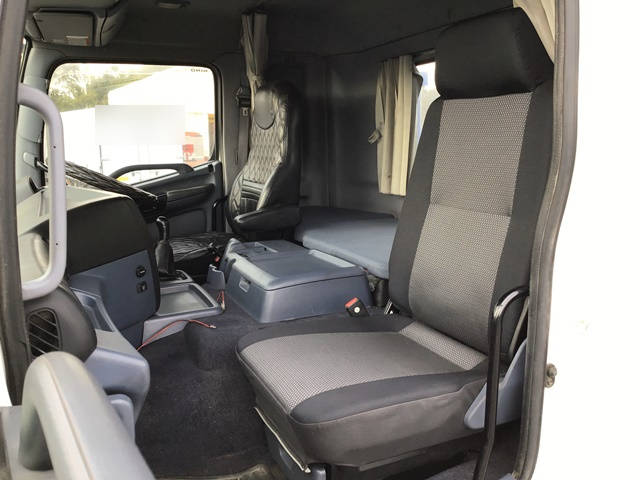 日野プロフィアセルフクレーン4段大型（10t）[写真32]