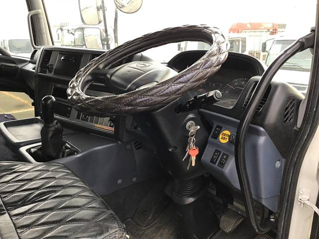 日野プロフィアセルフクレーン4段大型（10t）[写真36]