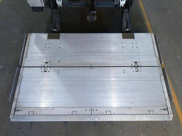 三菱ふそうキャンター冷凍車（冷蔵車）小型（2t・3t）[写真12]