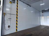 三菱ふそうキャンター冷凍車（冷蔵車）小型（2t・3t）[写真08]