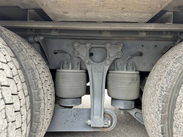 UDトラックスクオンアルミウイング大型（10t）[写真19]