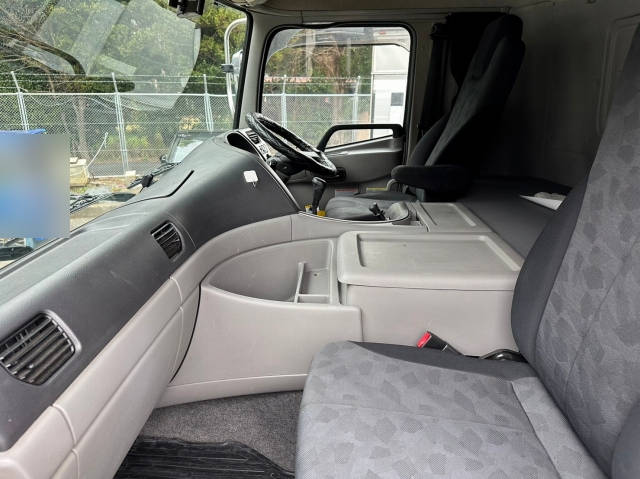 UDトラックスクオンアルミウイング大型（10t）[写真28]