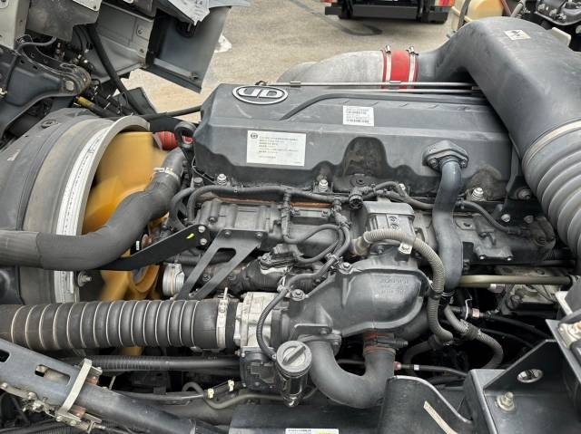 UDトラックスクオンアルミウイング大型（10t）[写真31]