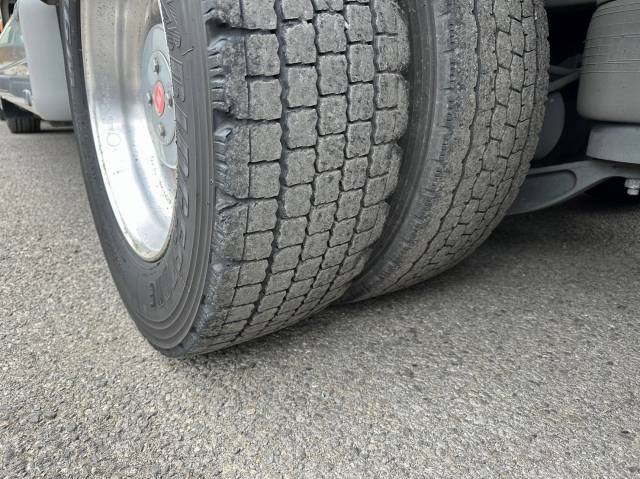 UDトラックスクオンアルミウイング大型（10t）[写真34]