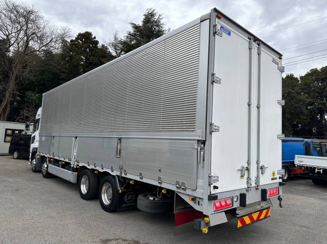 UDトラックスクオンアルミウイング大型（10t）[写真04]