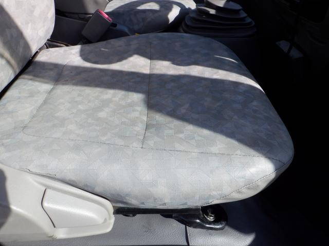 日野デュトロコンテナ専用車小型（2t・3t）[写真24]