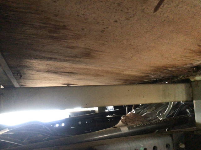 日産アトラス平ボディ小型（2t・3t）[写真11]