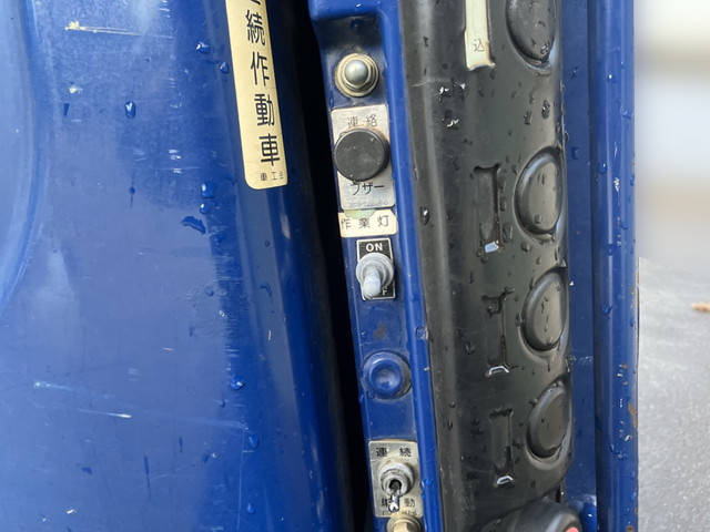 いすゞエルフパッカー車（塵芥車）小型（2t・3t）[写真14]