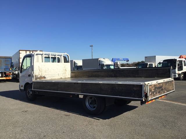 日野デュトロ平ボディ小型（2t・3t）[写真11]