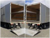 三菱ふそうキャンターアルミバン小型（2t・3t）[写真11]