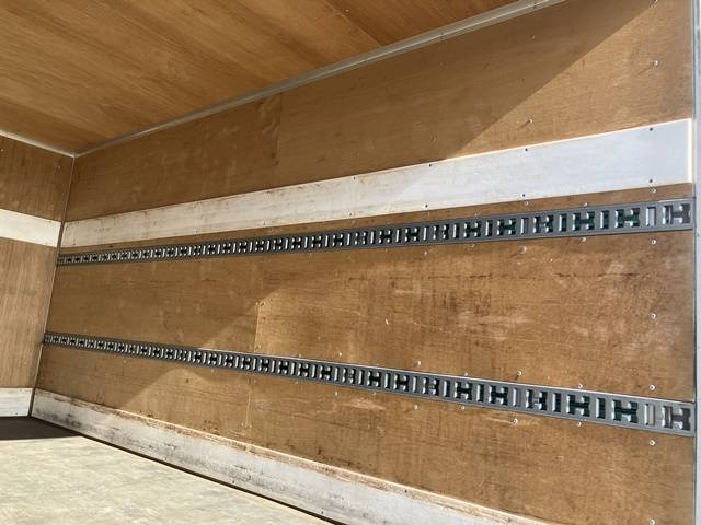 三菱ふそうキャンターアルミバン小型（2t・3t）[写真15]