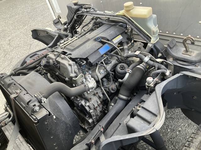 三菱ふそうキャンターアルミバン小型（2t・3t）[写真26]