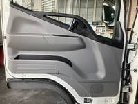 三菱ふそうキャンターアルミバン小型（2t・3t）[写真28]