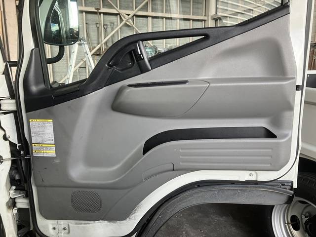 三菱ふそうキャンターアルミバン小型（2t・3t）[写真29]