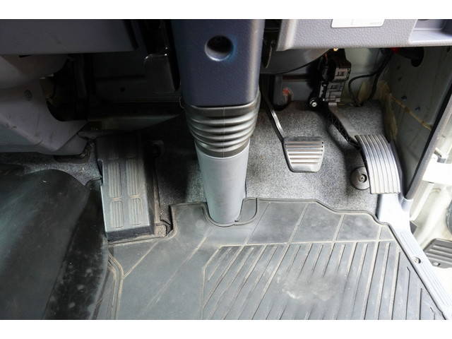 三菱ふそうキャンターダブルキャブ（Wキャブ）小型（2t・3t）[写真31]