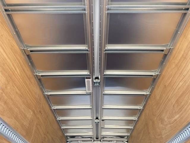 三菱ふそうキャンターアルミウイング小型（2t・3t）[写真14]