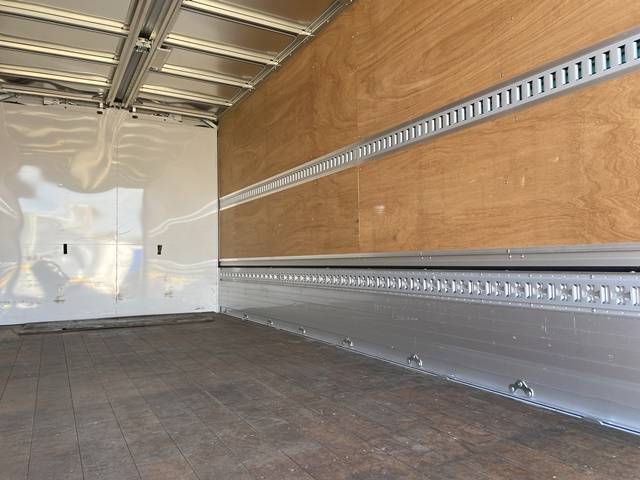 三菱ふそうキャンターアルミウイング小型（2t・3t）[写真16]