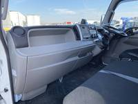 三菱ふそうキャンターアルミウイング小型（2t・3t）[写真31]