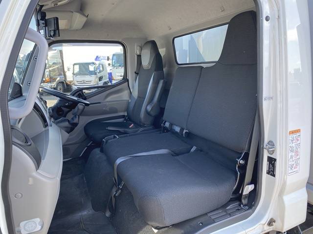 三菱ふそうキャンターアルミウイング小型（2t・3t）[写真32]