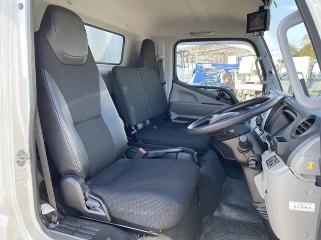 三菱ふそうキャンターアルミウイング小型（2t・3t）[写真34]