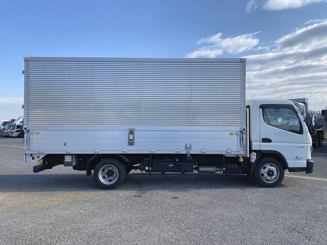 三菱ふそうキャンターアルミウイング小型（2t・3t）[写真05]