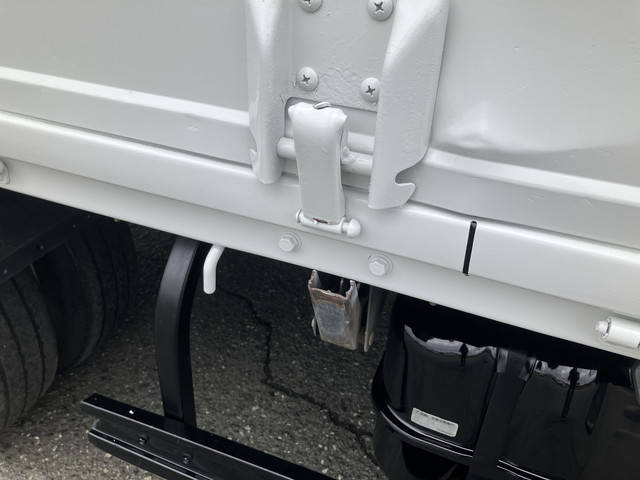 いすゞエルフ平ボディ小型（2t・3t）[写真10]