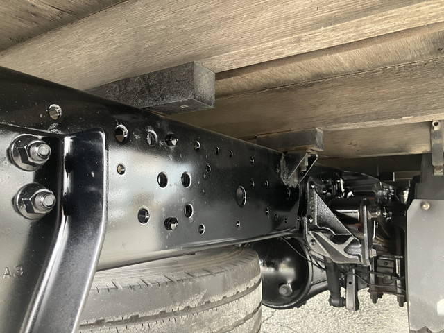 いすゞエルフ平ボディ小型（2t・3t）[写真18]