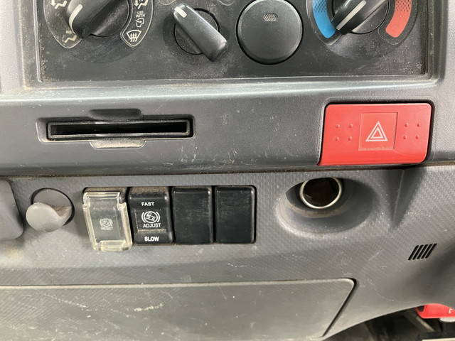 いすゞエルフ平ボディ小型（2t・3t）[写真33]