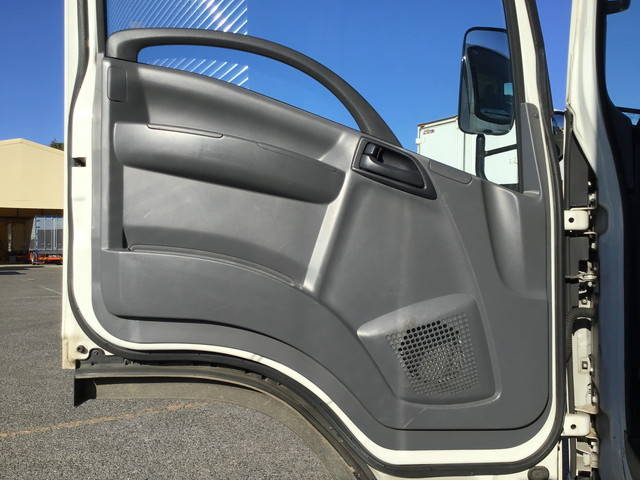 いすゞエルフアルミバン小型（2t・3t）[写真25]