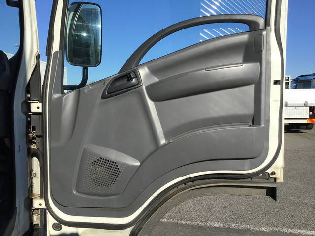 いすゞエルフアルミバン小型（2t・3t）[写真26]