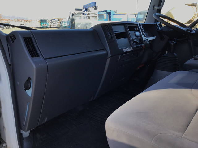 いすゞエルフアルミバン小型（2t・3t）[写真30]