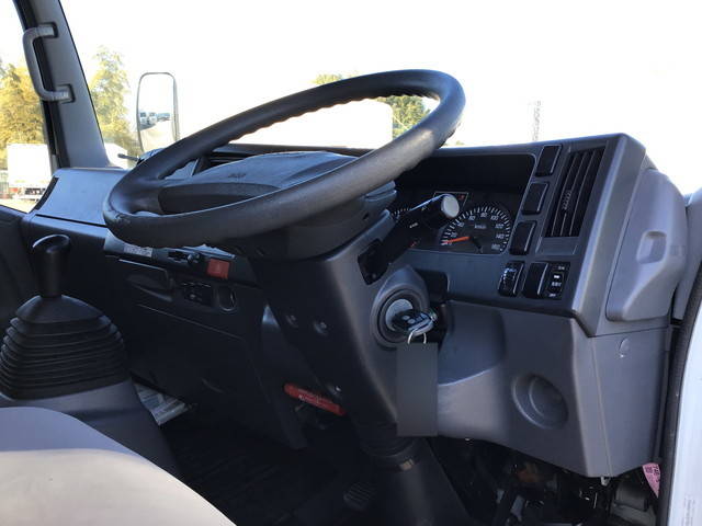 いすゞエルフアルミバン小型（2t・3t）[写真31]