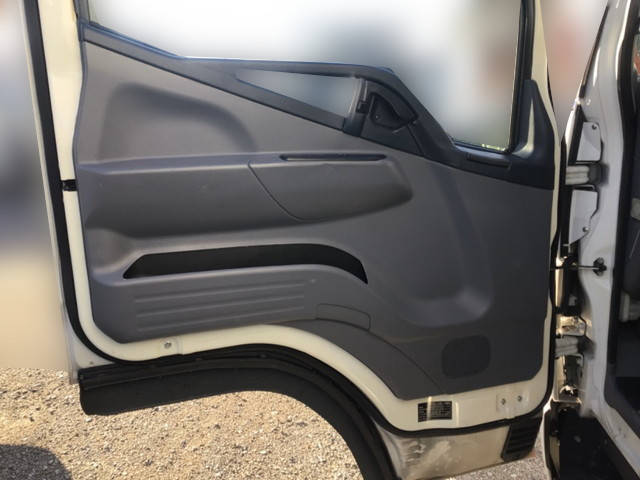 三菱ふそうキャンター冷凍車（冷蔵車）小型（2t・3t）[写真24]