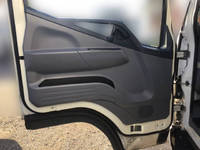 三菱ふそうキャンター冷凍車（冷蔵車）小型（2t・3t）[写真24]