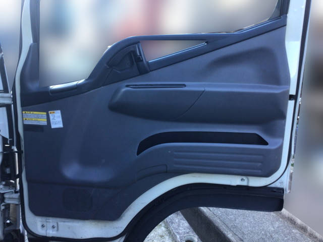 三菱ふそうキャンター冷凍車（冷蔵車）小型（2t・3t）[写真25]