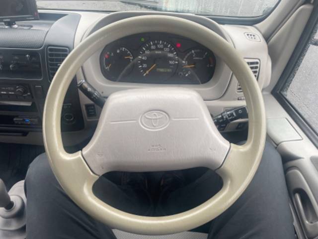 トヨタダイナ幌ウイング小型（2t・3t）[写真28]