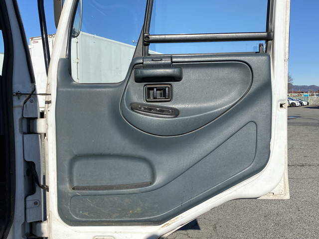 UDトラックスコンドル家畜運搬車中型（4t）[写真28]